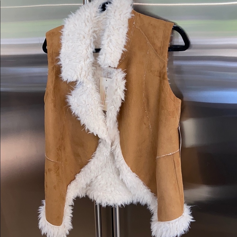Brand new Vince Camuto tan fur lined vest size s